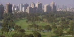 Imagem de um campo de golfe em Lima, Peru. Golfe  um esporte de origem escocesa, inspirado num jogo romano chamado Paganica. </br></br> Palavras-chave: Jogo. Esporte. Golfe. 