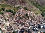 A Rocinha é a maior favela do Brasil. </br></br> Palavras-chave: Rocinha. Favela. Urbanização. Cidade. Crescimento Desordenado. Planejamento Urbano. Industrialização. Violência. 