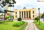 Museu do Expedicionrio  um museu brasileiro, localizado no centro de Curitiba, e que conta a histria da participao brasileira na Segunda Guerra Mundial. No acervo constam armamentos, uniformes e outros itens relativos a participao da FEB, FAB e Marinha do Brasil na Segunda Guerra Mundial. Uma lpide junto aos mastros homenageia os pracinhas mortos em combate. </br></br> Palavras-chave: Dimenso econmica. Dimenso Demogrfica e Cultural do Espao Geogrfico. Territrio. Regio. Lugar. Economia. Guerra. Segunda Guerra Mundial. Pases. Museu do Expecionrio.