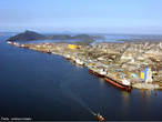 Localizado no Litoral do Estado do Paran, o Porto de Paranagu  o segundo maior porto brasileiro em movimentao de cargas, com 19 beros de atracao e uma rea de abrangncia de 800 mil metros.  considerado o maior porto graneleiro da Amrica Latina e opera tambm com diversas cargas, como contineres, veculos, congelados, papel, madeira, fertilizantes e lquidos.  </br></br>  Palavras-chave: Paranagu. Brasil. Porto de Paranagu. Transportes. Porto graneleiro. Cargas.  