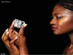 Imagem do maior diamante do mundo que foi encontrada na mina Letseng, na cidade de Lesothoa, na frica do Sul em Setembro de 2008. Ele tem 478 quilates e  considerado um dos 20 maiores diamantes j descobertos. O diamante no foi batizado ainda e nem lapidado. </br></br> Palavras-chave: frica do Sul. Diamante. Recursos minerais. Economia. 