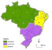 Roberto Lobato Corra divide o espao brasileiro em trs regies, os "Trs Brasis", que se diferenciam entre si por apresentarem distintas especializaes produtivas, distintos modos e intensidades de circulao e consumo, pela gesto das atividades, distintas organizaes espaciais e nveis de circulao interna, inter-regional e internacional. Os trs grandes conjuntos regionais apresentados por Roberto Lobato Corra so: Centro-sul, Nordeste e Amaznia.</br></br>Palavras-chave: Trs Brasis. Centro-sul. Nordeste. Amaznia. Roberto Lobato Corra. Diviso regional. Regionalizao. Circulao. Mercadorias. Consumo. Organizao Espacial.