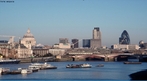 Vista panoramica de Londres. Ao fundo prefeitura de Londres. A administrao de Londres  dividida em dois nveis. Um chamado de Grande Autoridade de Londres e outra composta pelos 33 distritos (ou bairros). </br></br> Palavras-chave: Administrao. Prefeitura. Rio Tmisa.  