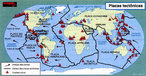 Vulco  uma estrutura geolgica elevada e cnica, criada quando magma, gases e partculas quentes (como cinzas) escapam para a superfcie terrestre. Eles lanam alta quantidade de cinzas, gases e aerossis na atmosfera, podendo causar resfriamento climtico temporrio. So frequentemente considerados causadores de poluio natural. No mapa so mostrados os limites das placas tectnicas e os vulces. </br></br> Palavras-chave: Vulco. Magma. Superfcie Terrestre. Atmosfera. Poluio Natural. 