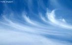 São as nuvens mais altas (8 km ou mais de altitude) e apresentam aspecto fibroso. </br></br> Palavras-chave: Cirrus. Nuvens. Atmosfera. Pprecipitação. Tempo. Clima. 