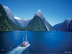 O <em>Fiordland National Park</em>, na Nova Zelndia,  um lugar extraordinrio. Toda a rea foi declarada Patrimnio da Humanidade, por sua importncia, beleza, e geografia nica. Para comear, os 14 Fiordes que compem o Parque, foram cavados pelo degelo nas montanhas e tambm pela ao dos ventos em milhes de anos. Isso formou um labirinto de canais e paredes de pedra que, com altura de quase 2000 metros, ainda teimam em entrar mar adentro, chegando em alguns pontos a 480 metros de profundidade. Para completar o quadro, o degelo da neve no topo das montanhas formam dezenas de cachoeiras que descem de alturas vertiginosas e caem diretamente no mar. Toda essa gua doce se mantm na superfcie, filtrando a luz solar, e permitindo que espcies que normalmente habitam as profundezas passem a viver perto da superfcie,  o caso do Coral Negro e do Vermelho. </br></br> Palavras-chave: Nova Zelndia. Fiordes. Degelo. Neve. Montanhas. Geografia. Relevo. Eroso.  