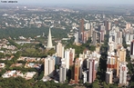 Maring  um municpio do noroeste do estado brasileiro do Paran.  uma cidade de urbanizao recente, planejada e muito arborizada, sendo a terceira maior do estado em populao. </br></br> Palavras-chave: Urbanizao. Planejamento Urbano. Maring. Arborizao. Paran. Brasil.